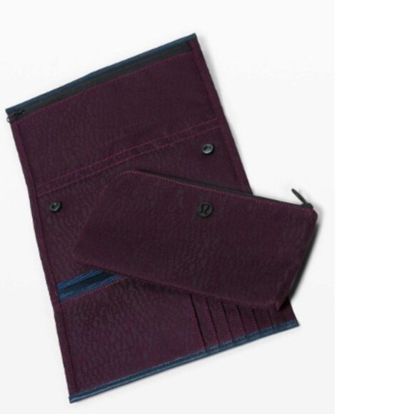 Lululemon Test of Time Travel Wallet, Purple & Navy | One Size - Picture 3 of 10